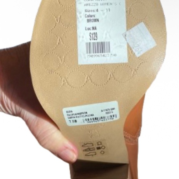 Elegant Brown Ankle Booties AREZZO, leather!​​ Scratches in leather! - Picture 4 of 11